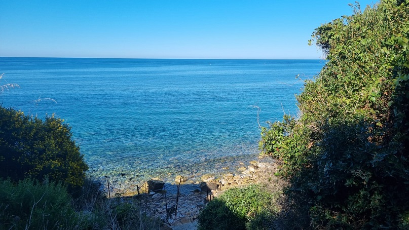 Bjaia Toudja Vente Maisons Terrain avec rsidence en bord de mer a tighremt