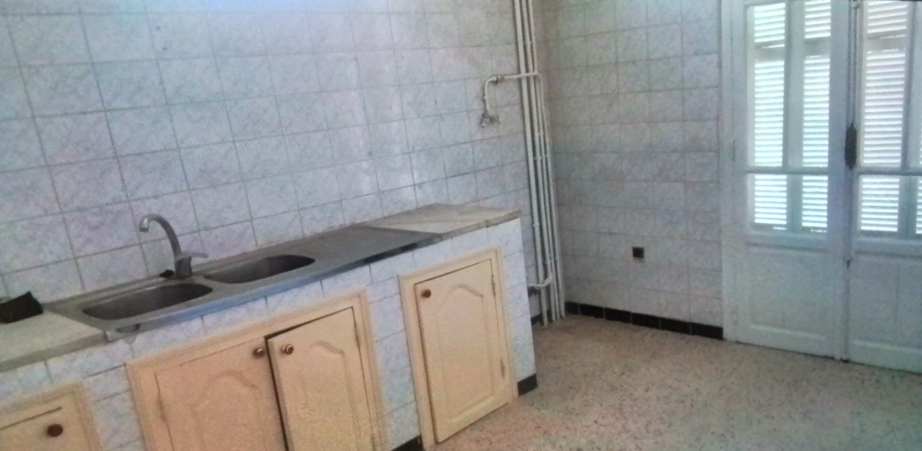 Constantine Constantine Location Appart. 4 pices F4  tage  villa