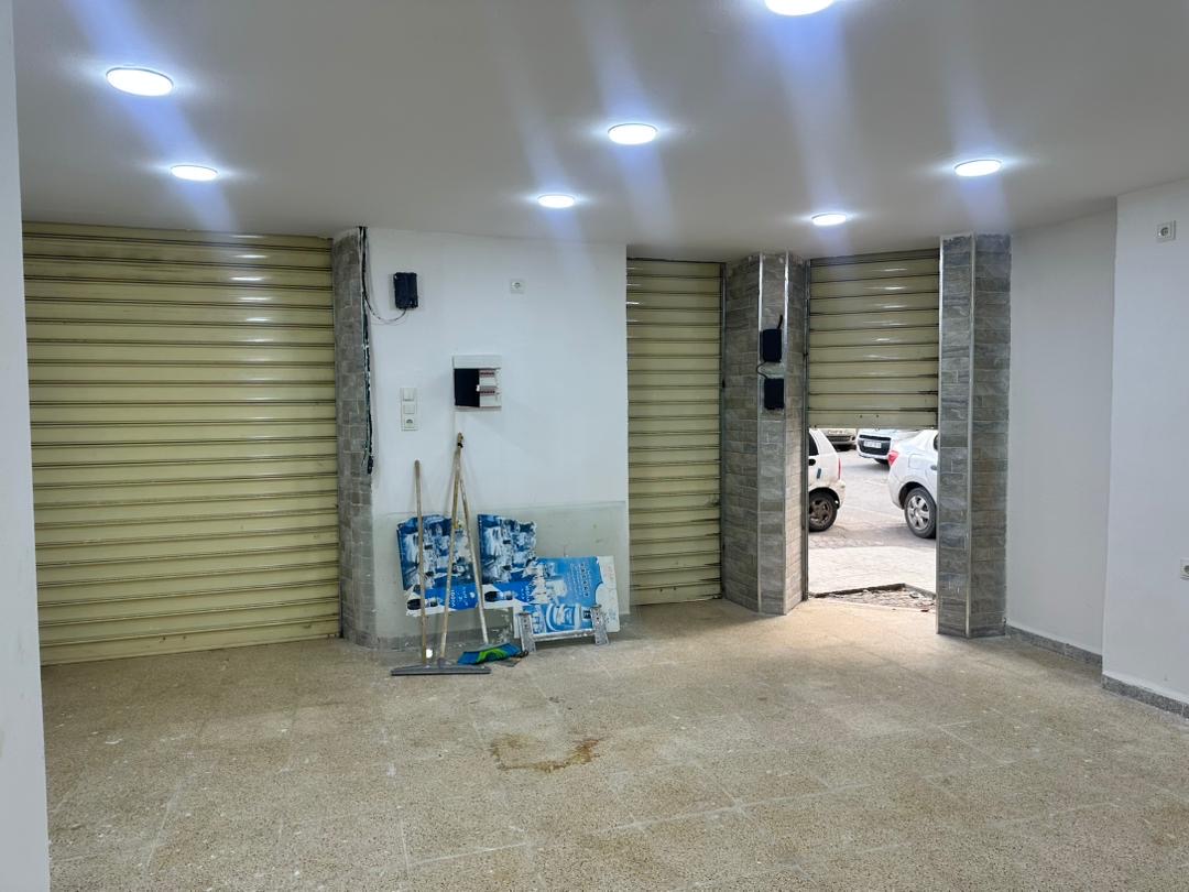 Alger&nbsp;Sidi Mhamed&nbsp;Location&nbsp;Surfaces&nbsp;Local commercial