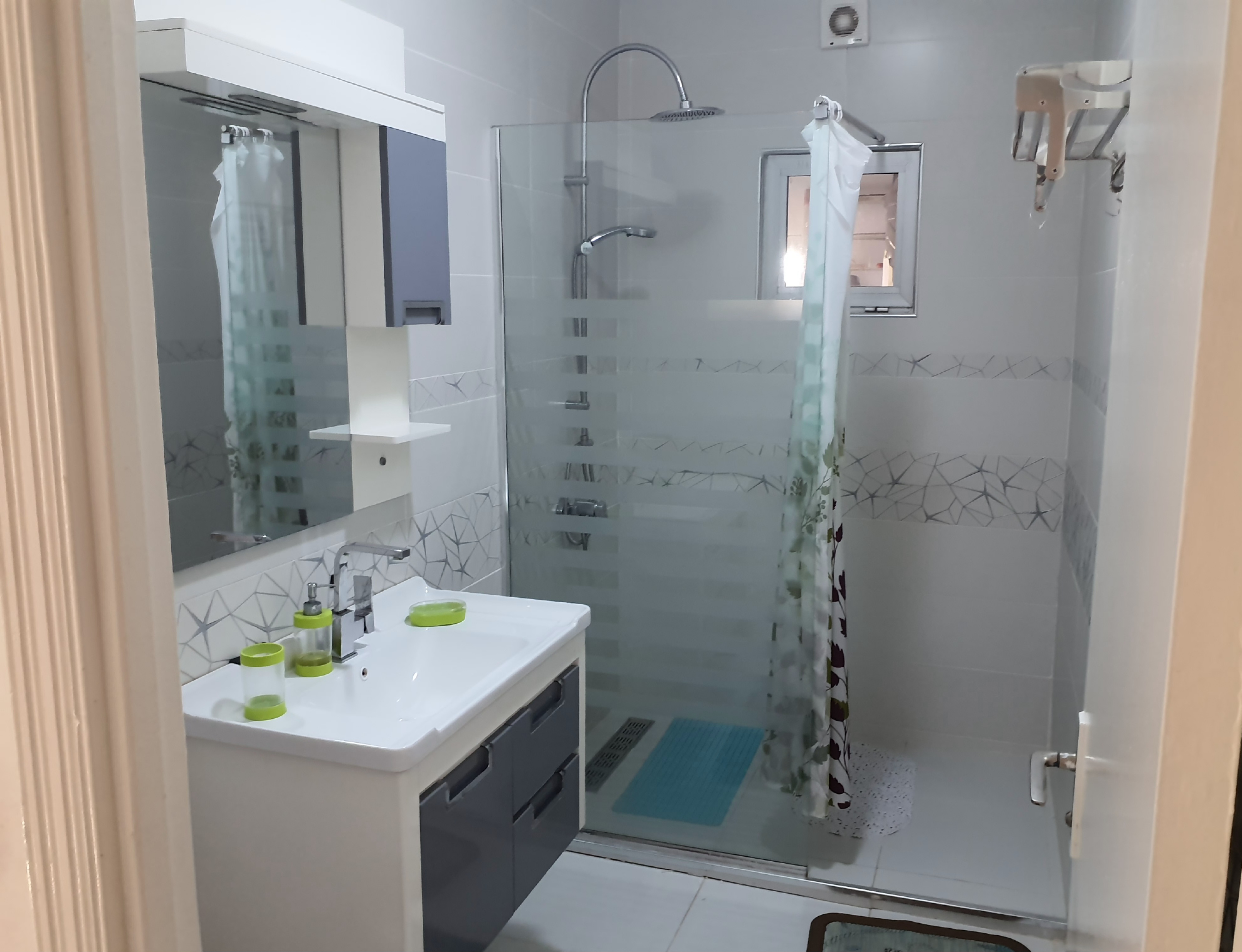 Oran&nbsp;Oran&nbsp;Vente&nbsp;Appart. 3 pi�ces&nbsp;Appartement 78m2  f3 vue sur mer sans vis � vis